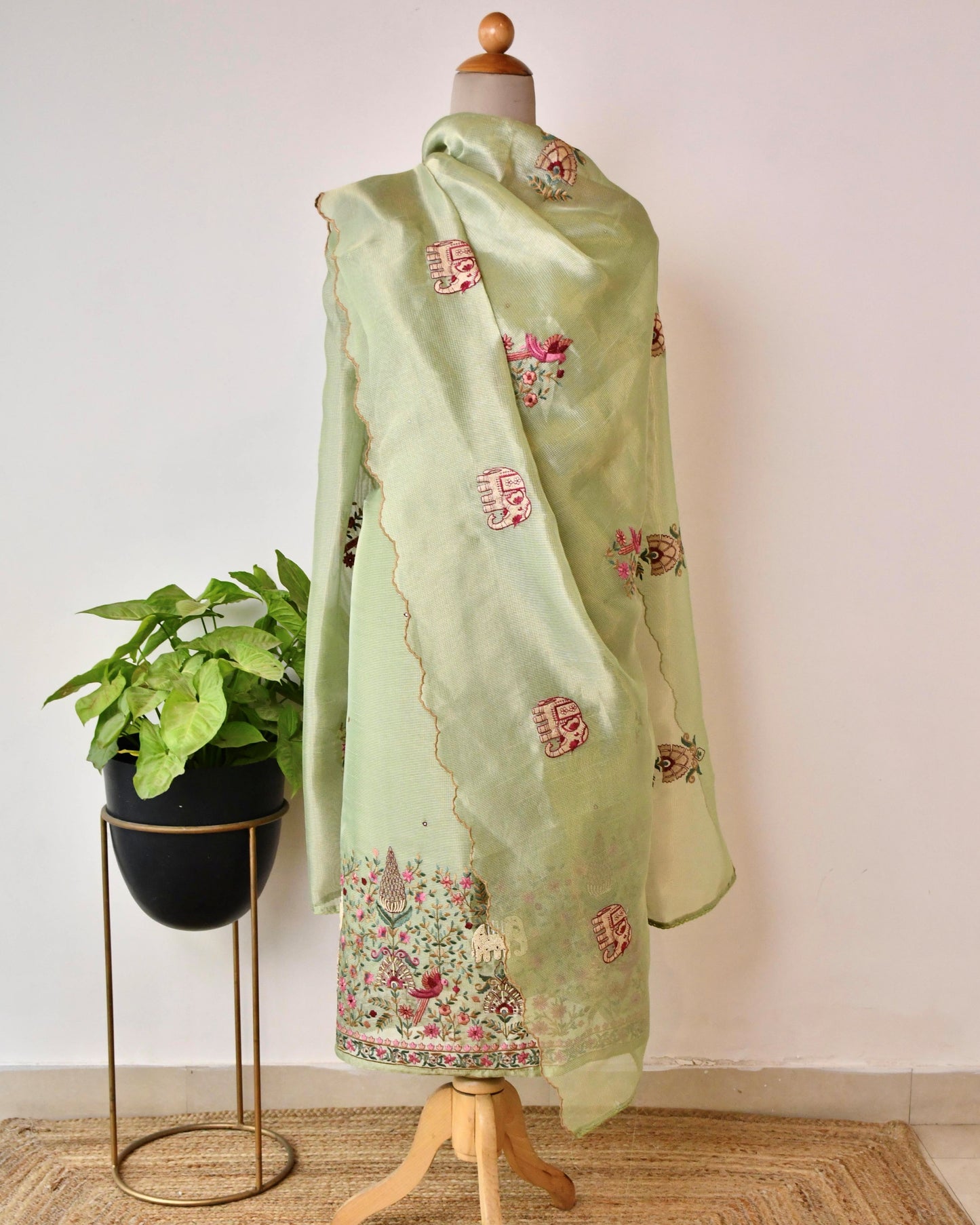 Doria Silk Pearl Work Unstitched Suit Set