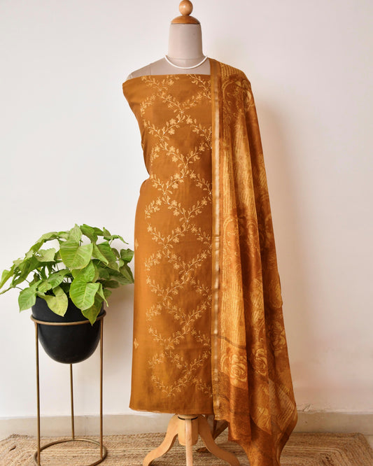 Handwoven Maheshwari Silk Embroidered Unstitched Suit