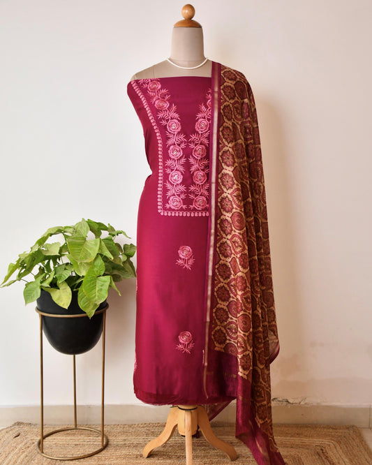 Handwoven Maheshwari Silk Embroidered Unstitched Suit