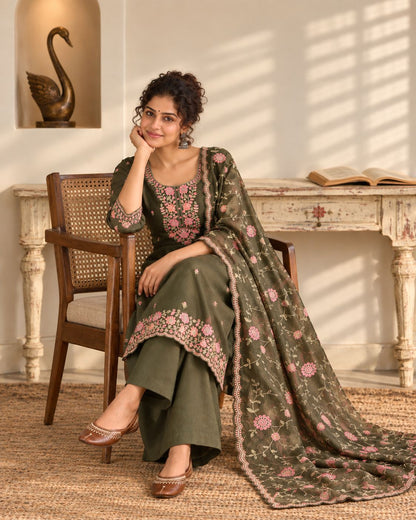 Premium Crushed Tissue Silk Embroidered Unstitched Suit Set with Scalloped Dupatta