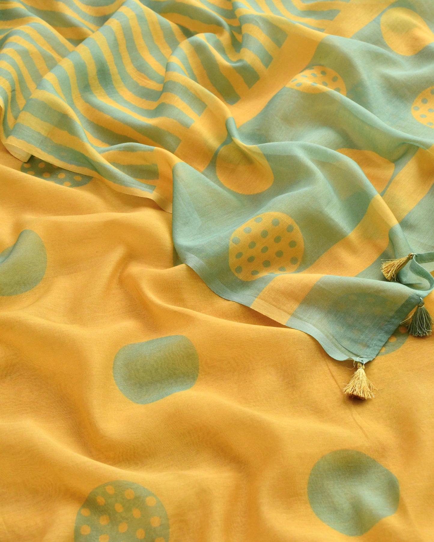 Polka Dot  Mul Chanderi Unstitched Suit Set